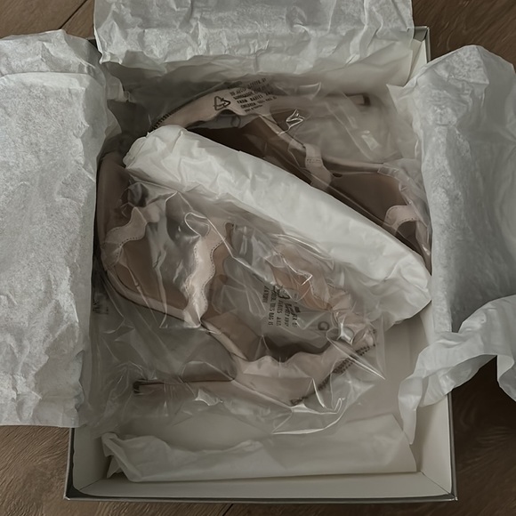 Vero Cuoio/Club Monaco- Channing Sandal - Picture 3 of 10